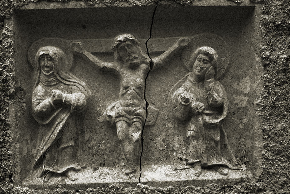 Crucifixion carving