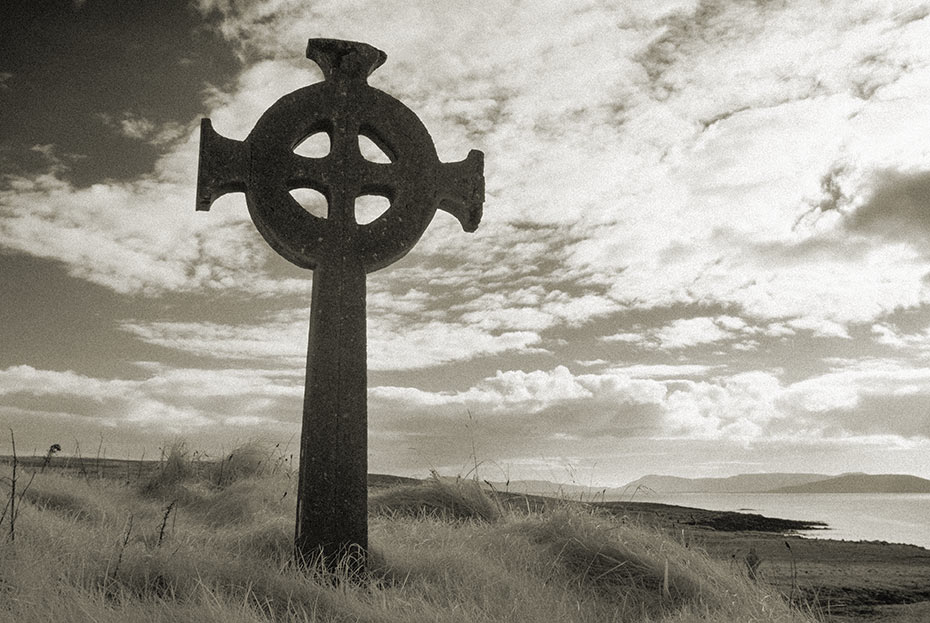 Cross St Deirbhile's Graveyard