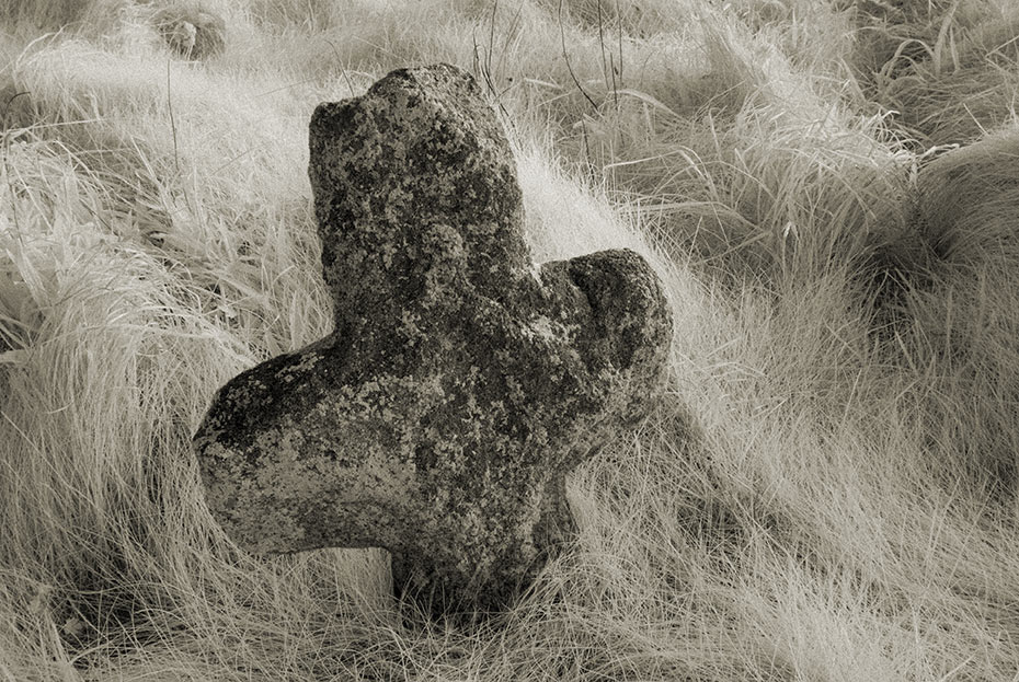 Cross St Deirbhile's Graveyard