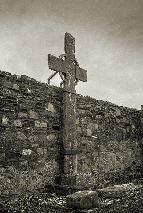 Ray High Cross