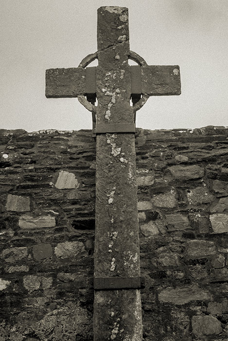 Ray High Cross