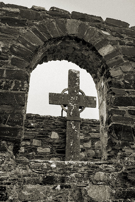 Ray High Cross