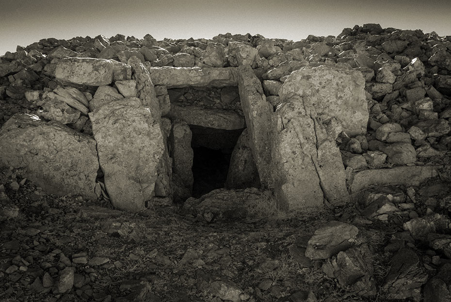 Carrowkeel Cairn H entrance