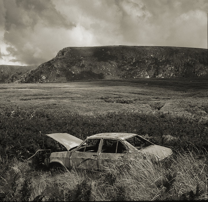 Rusting Hillman Avenger Car