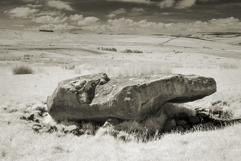 Dunteige Boulder Burial