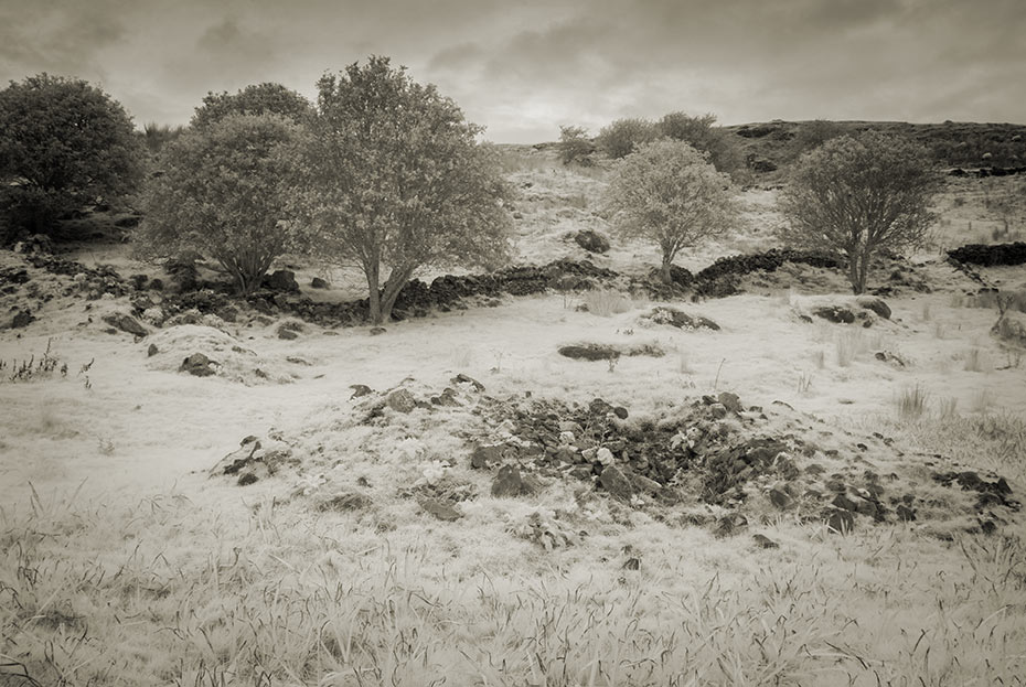 Kilcar old church - Cairn and Holy Well