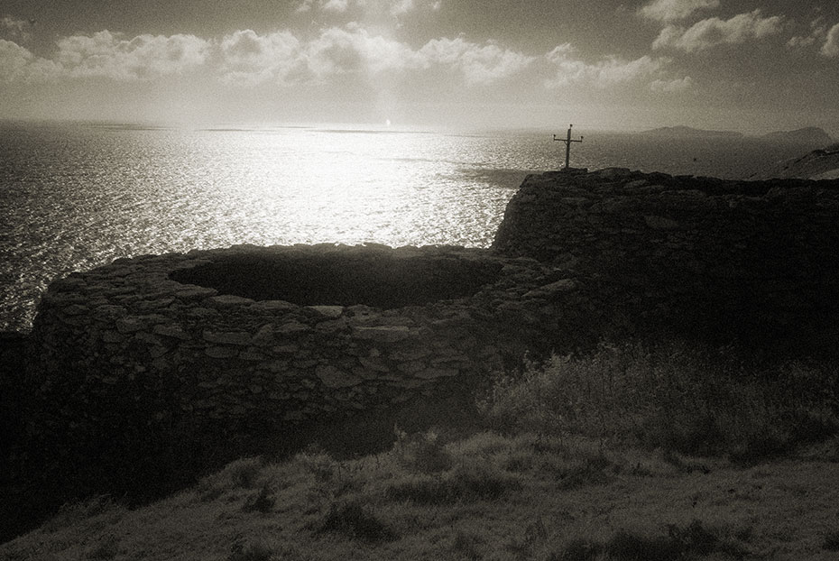 Clochán Mór Beehive Huts