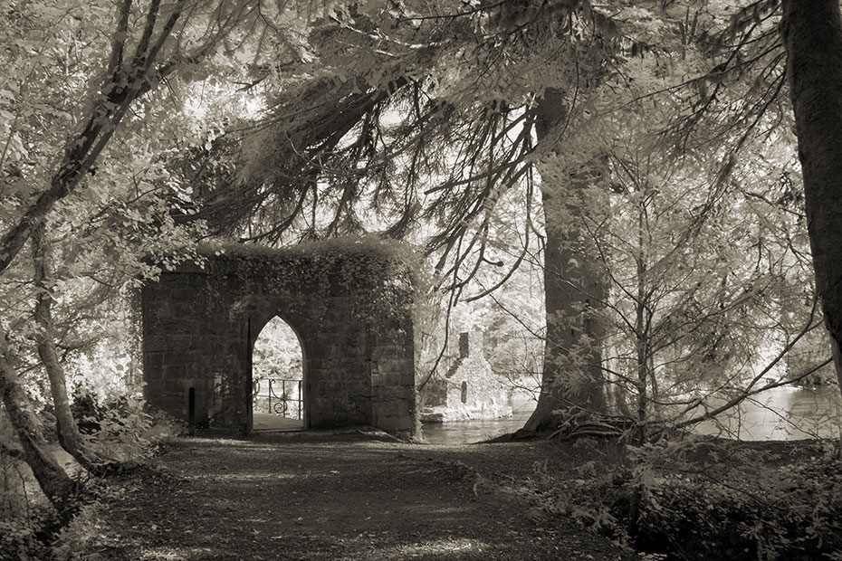 Arched doorway at Cong