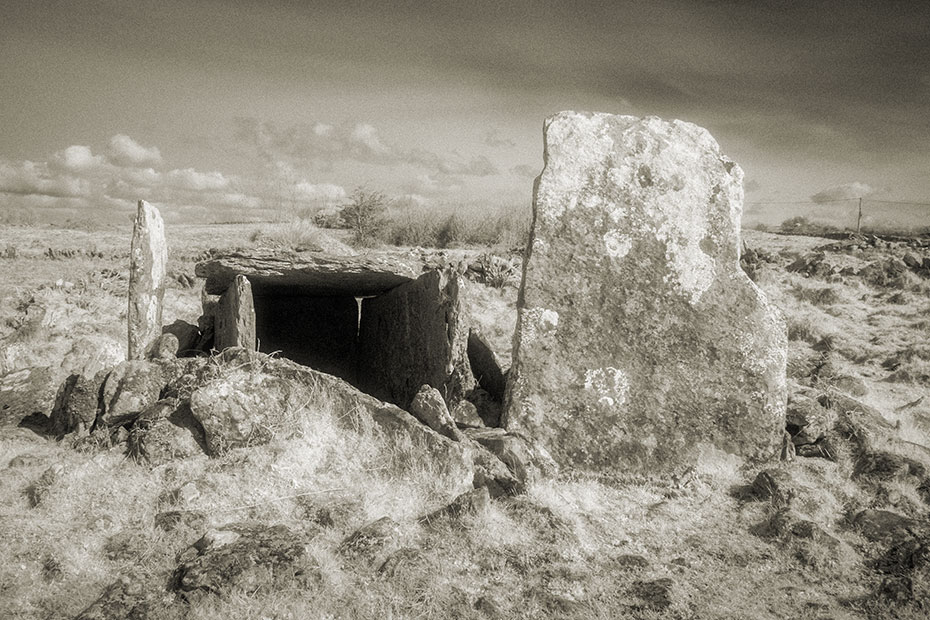 Creevagh Wedge Tomb, Black & White